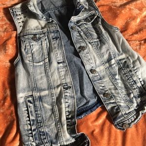 Faded Denim Vest With Accents Size 6